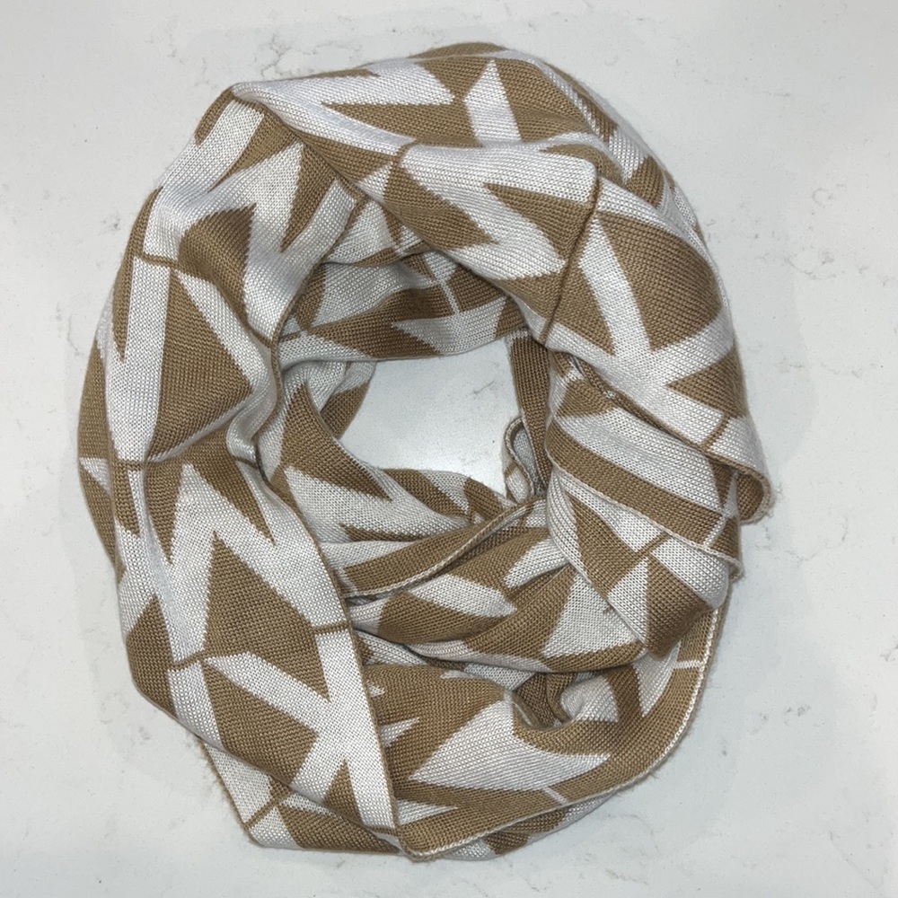 Michael Kors Infinity Scarf - Tan/Cream